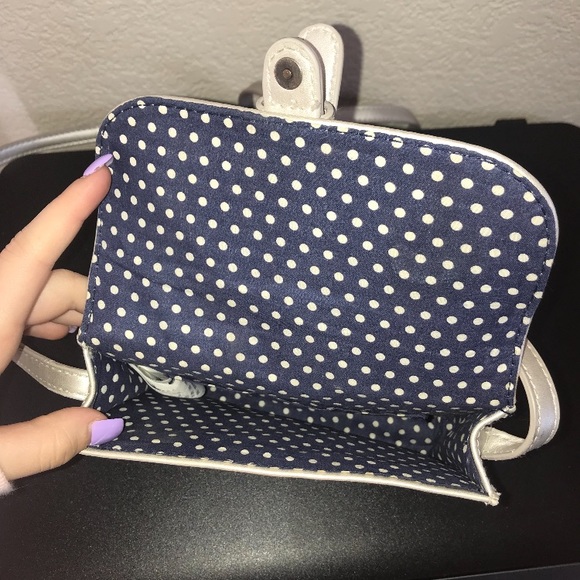 Silver Abercrombie purse - Picture 4 of 4